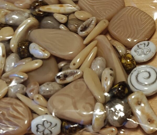 Glass Bead Mix Desert Sand 50g